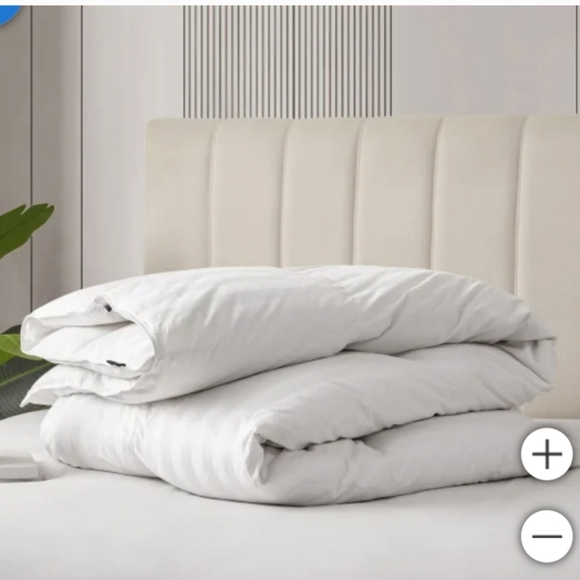 Hotel Grand White Down Comforter, new - Picture 7 of 12